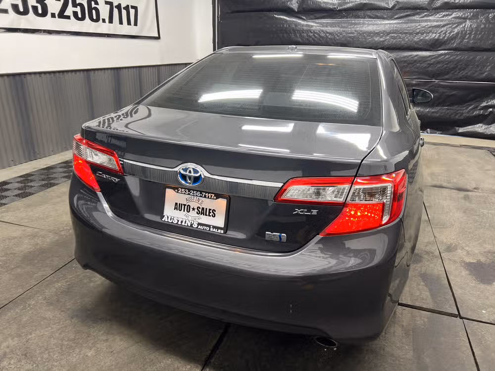 2012 Toyota Camry Hybrid XLE Image 4