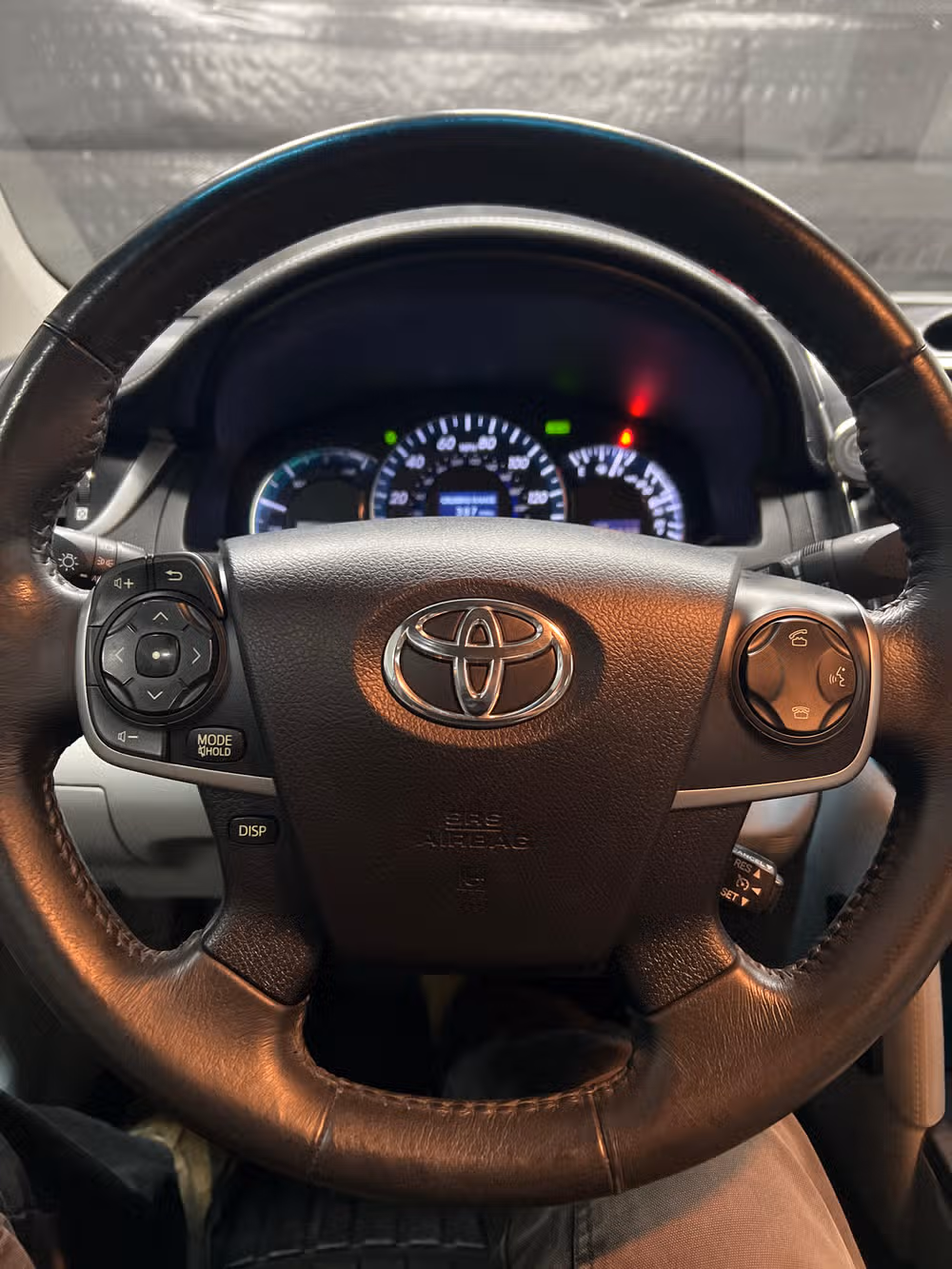 2012 Toyota Camry Hybrid XLE Image 15
