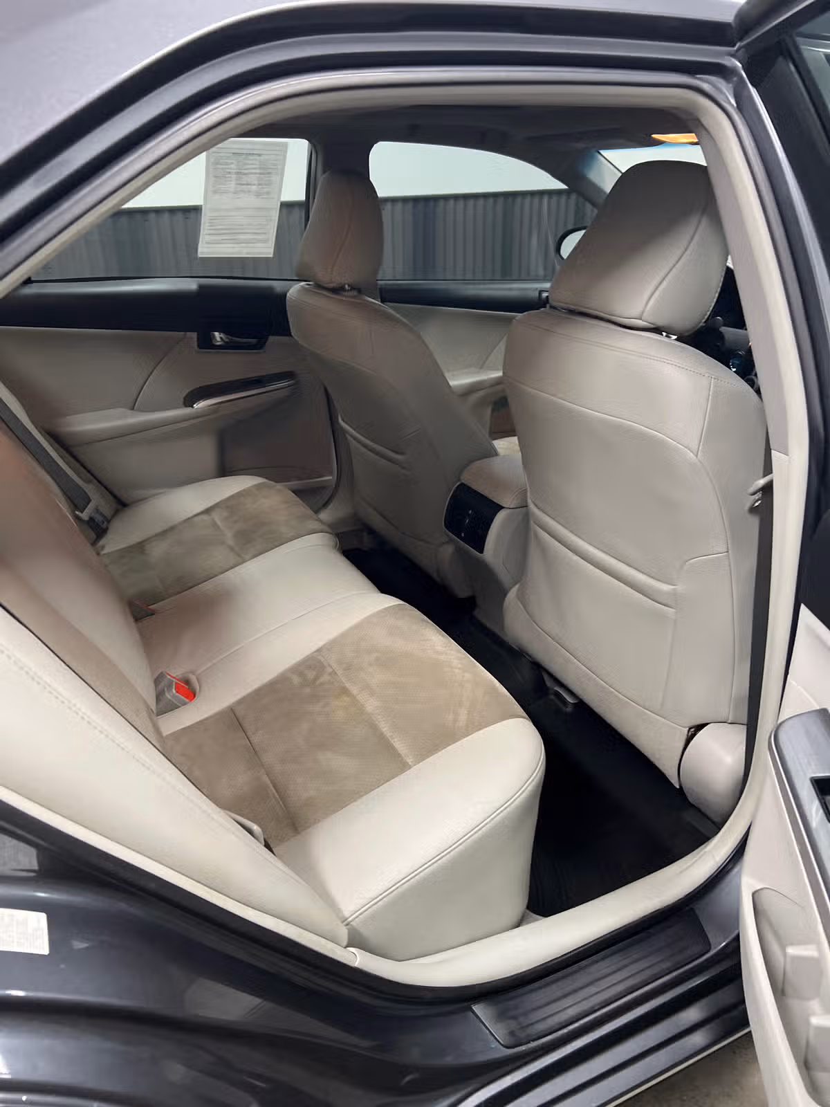 2012 Toyota Camry Hybrid XLE Image 11