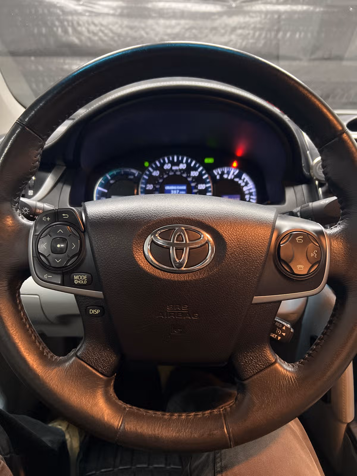 2012 Toyota Camry Hybrid XLE Image 15