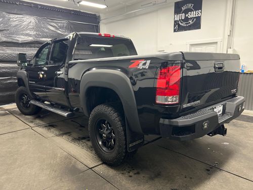 2013 GMC Sierra 3500HD Denali Crew Cab Lower Image 1