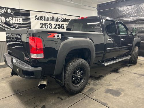 2013 GMC Sierra 3500HD Denali Crew Cab Lower Image 3
