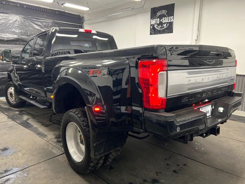 2017 Ford F-450 Super Duty Platinum Crew Cab Lower Image 1