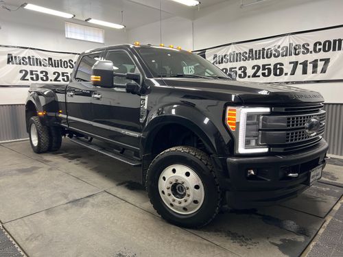 10543 - 2017 Ford F-450 Super Duty Platinum Crew Cab