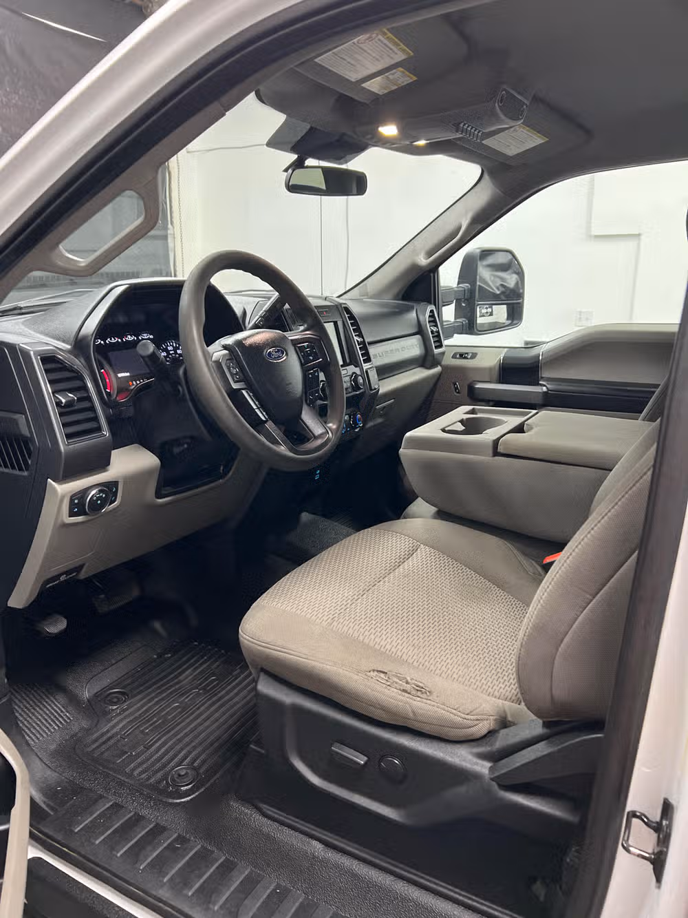2021 Ford F-350 Super Duty XLT Crew Cab Image 9
