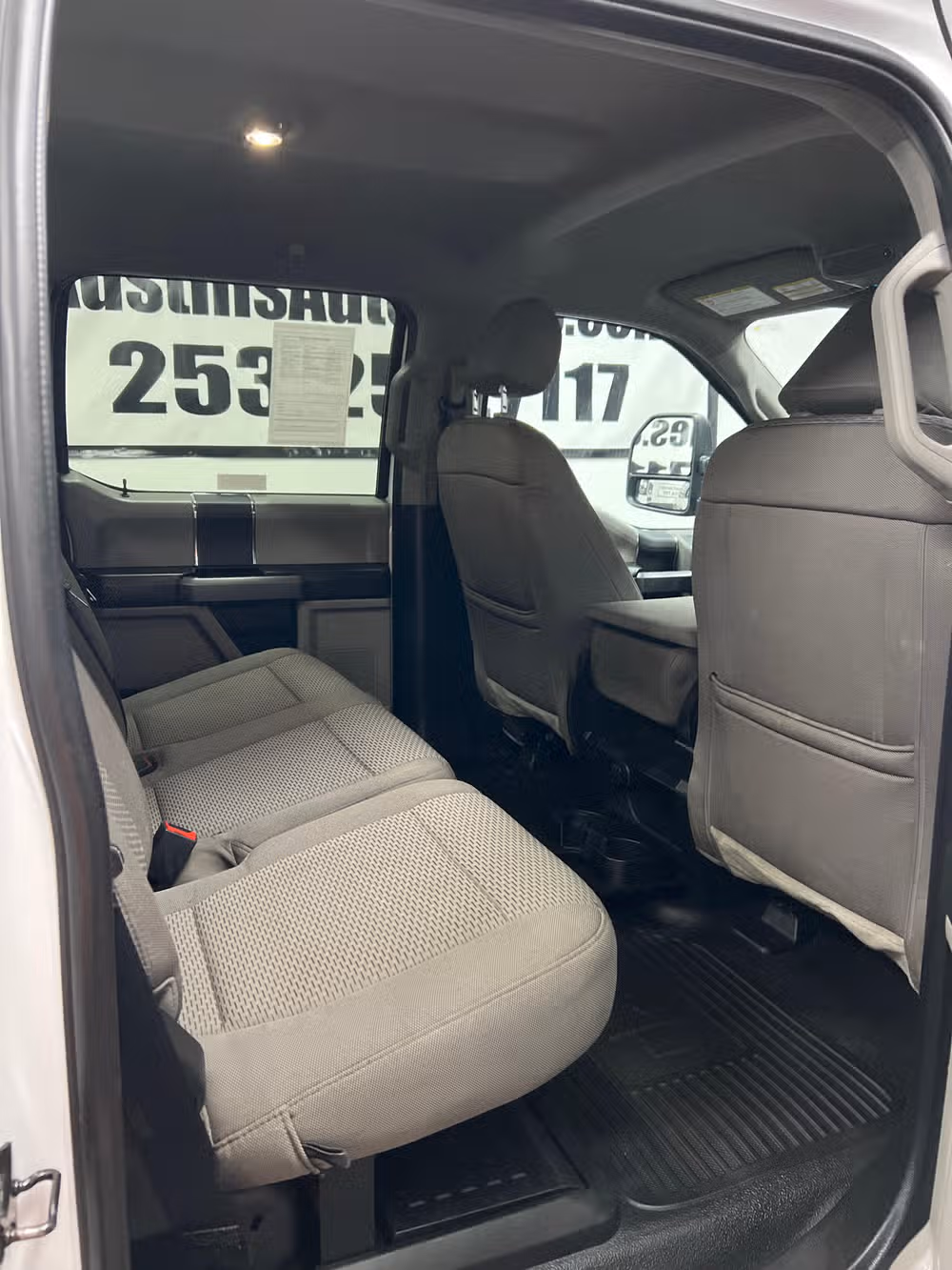 2021 Ford F-350 Super Duty XLT Crew Cab Image 11