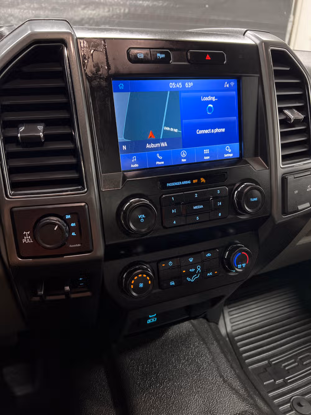 2021 Ford F-350 Super Duty XLT Crew Cab Image 14