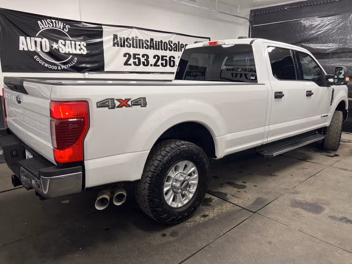 2021 Ford F-350 Super Duty XLT Crew Cab Image 5