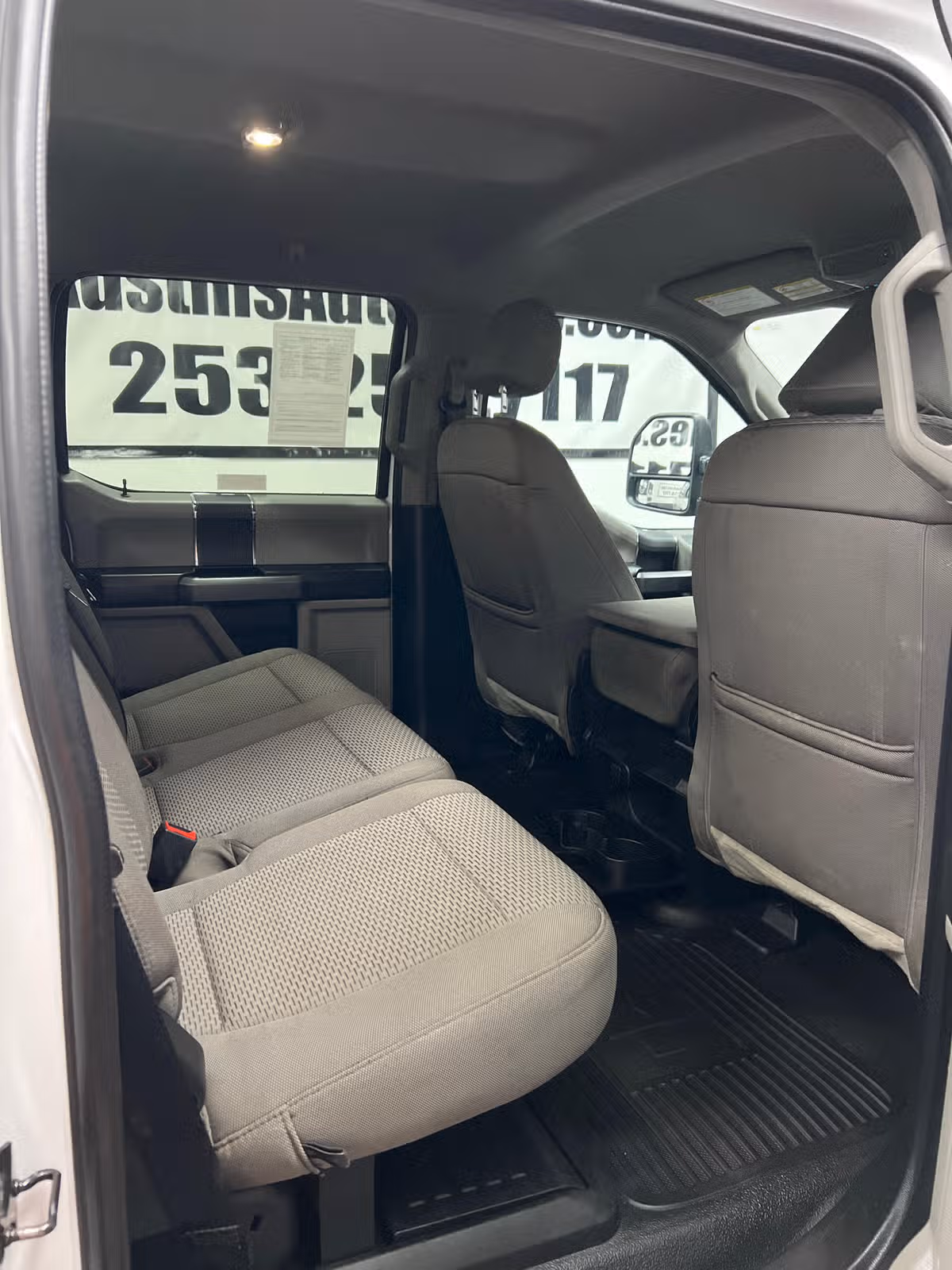 2021 Ford F-350 Super Duty XLT Crew Cab Image 11