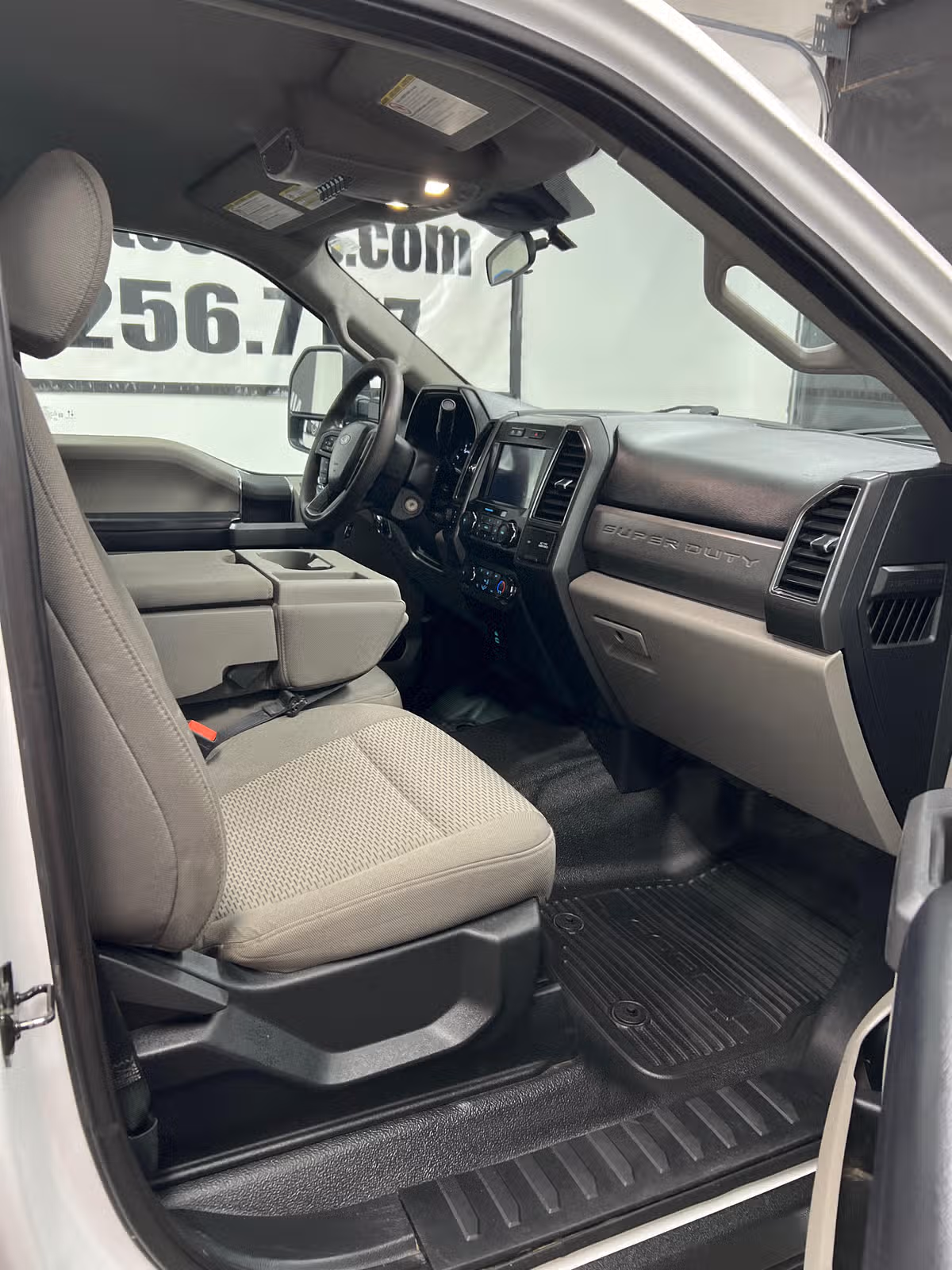 2021 Ford F-350 Super Duty XLT Crew Cab Image 12