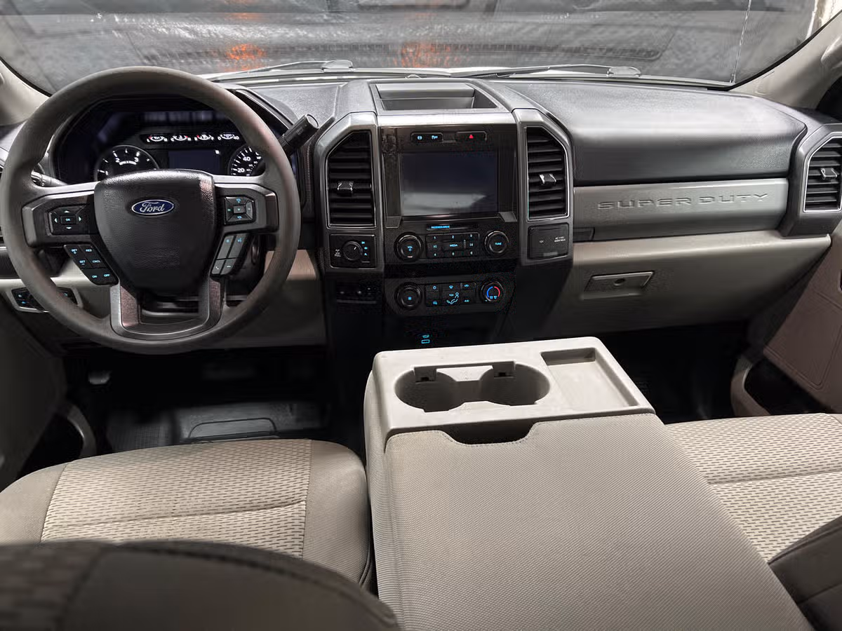 2021 Ford F-350 Super Duty XLT Crew Cab Image 13