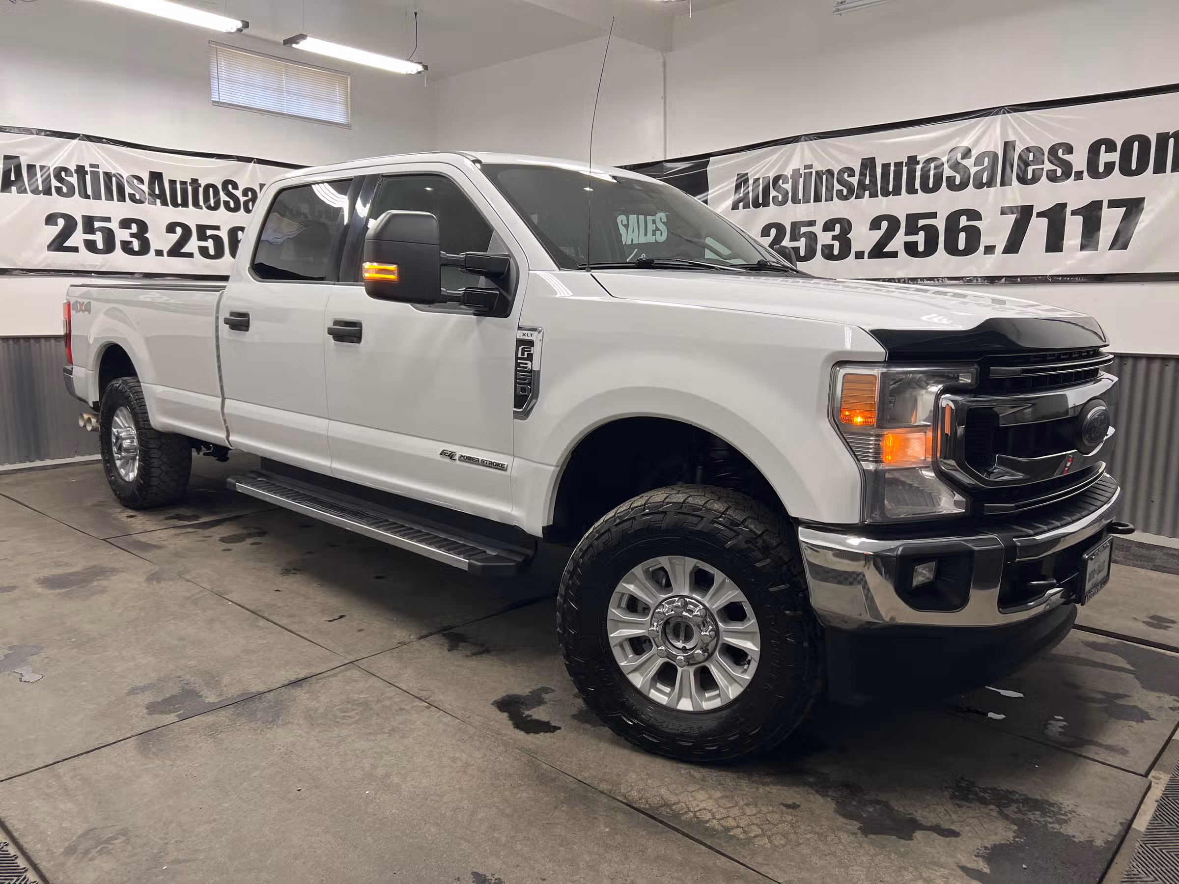2021 Ford F-350 Super Duty XLT Crew Cab Image 1