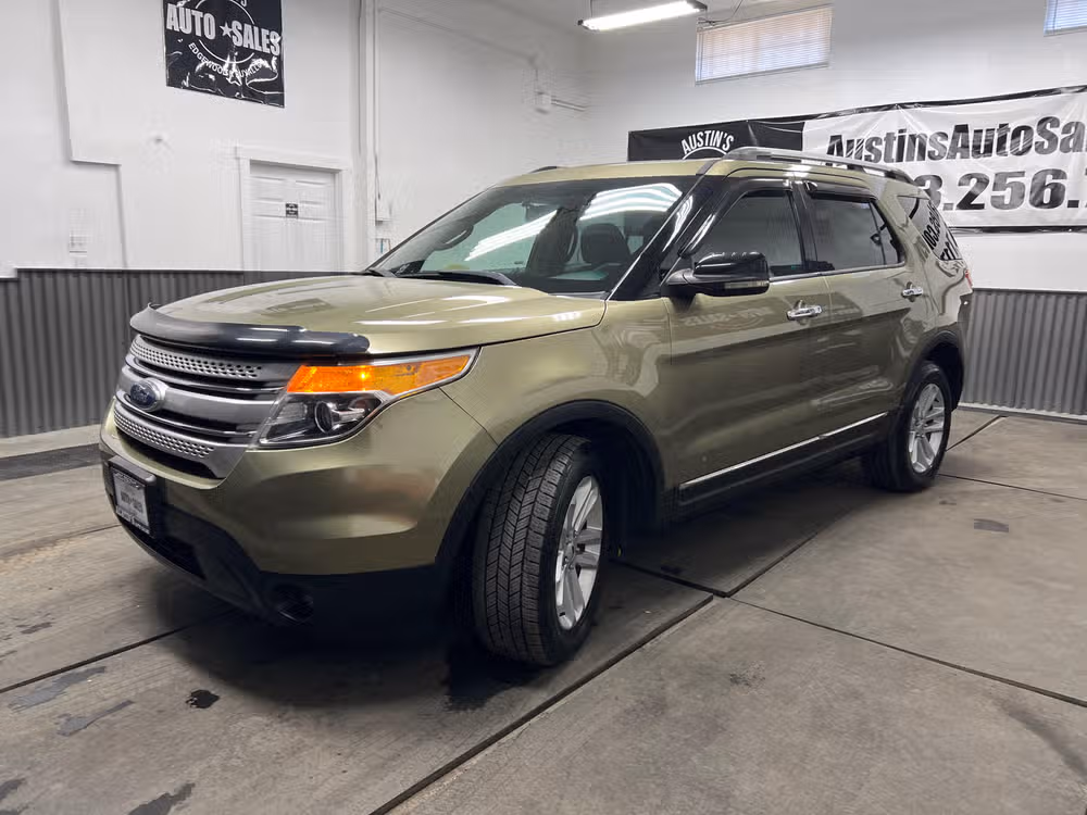 2012 Ford Explorer XLT Image 2