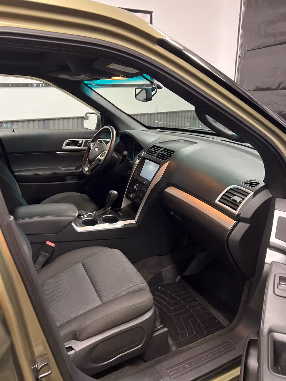 2012 Ford Explorer XLT Image 11