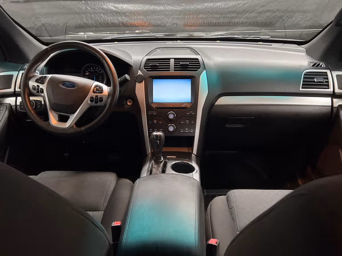 2012 Ford Explorer XLT Image 12