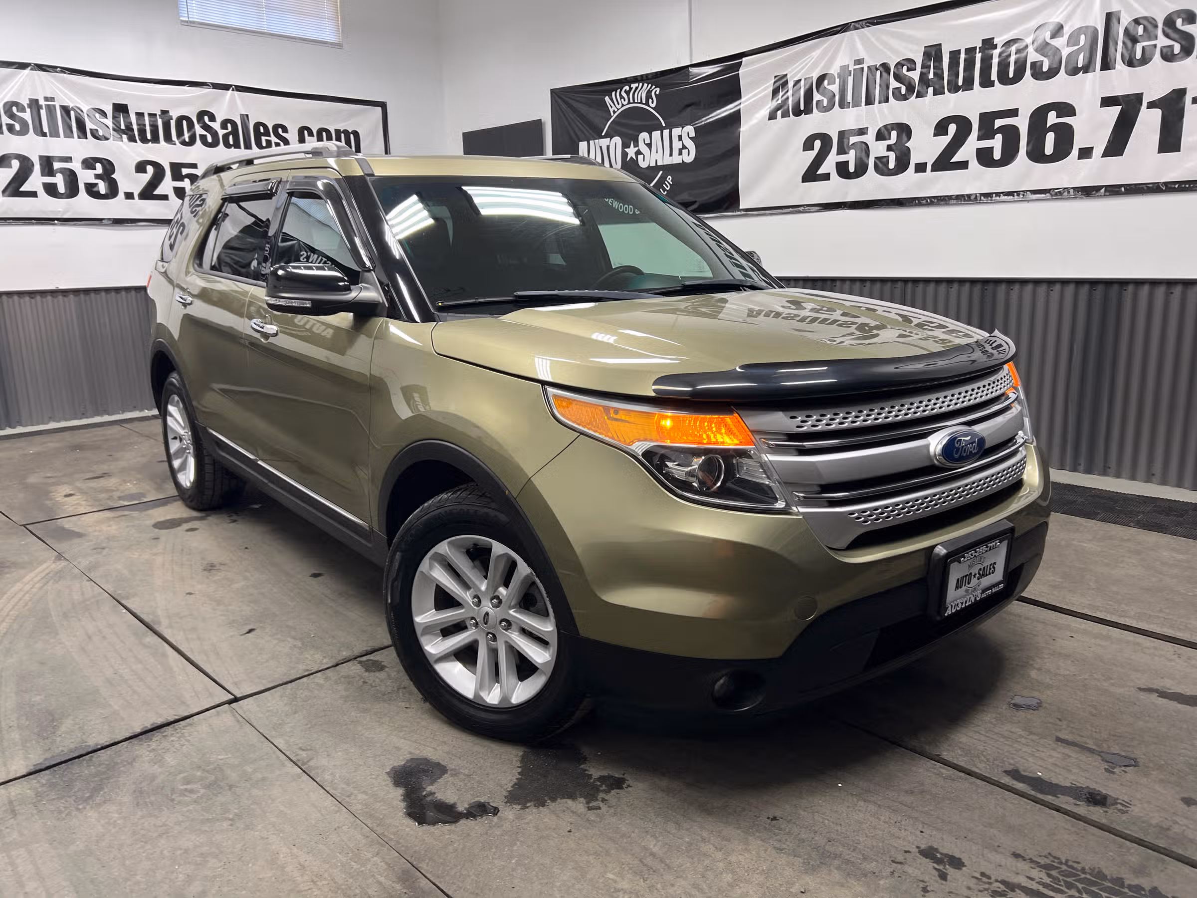 2012 Ford Explorer XLT Image 1
