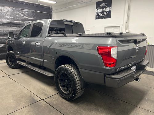 2016 Nissan Titan XD SV Crew Cab Lower Image 1