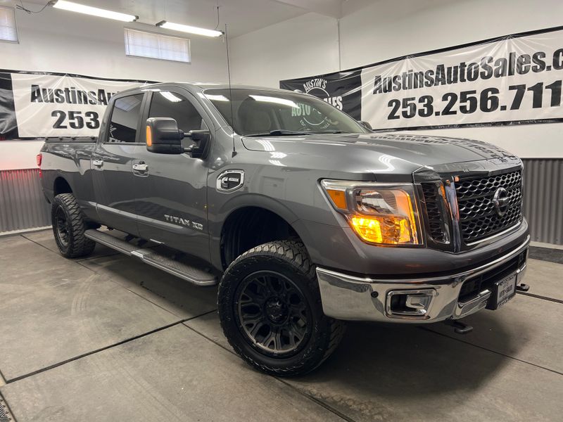 2016 Nissan Titan XD SV Crew Cab Upper Image 1