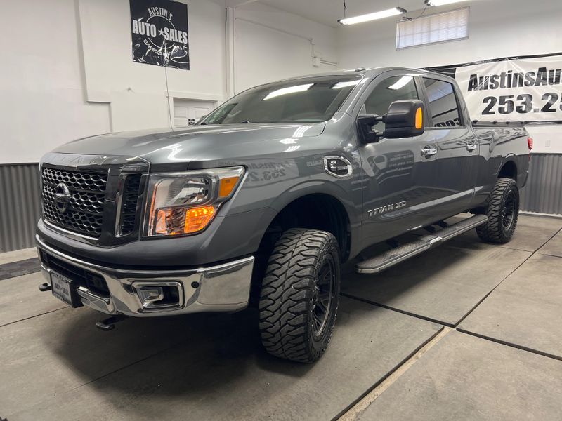 2016 Nissan Titan SV photo 2