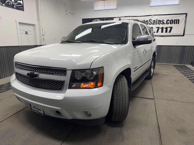 2013 Chevrolet Tahoe LTZ photo 2