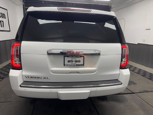 2018 GMC Yukon XL Denali Lower Image 2