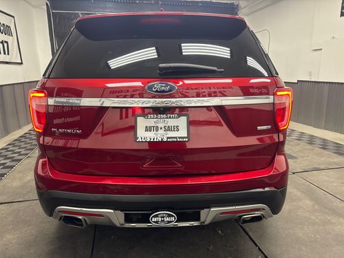 2016 Ford Explorer Platinum Lower Image 2