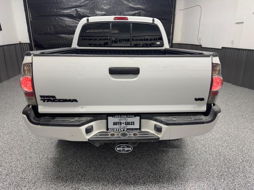 2014 Toyota Tacoma V6 Double Cab Lower Image 2