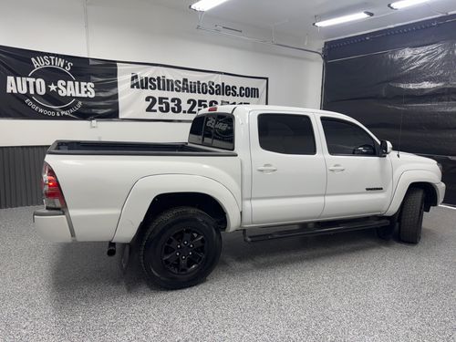 2014 Toyota Tacoma V6 Double Cab Lower Image 3