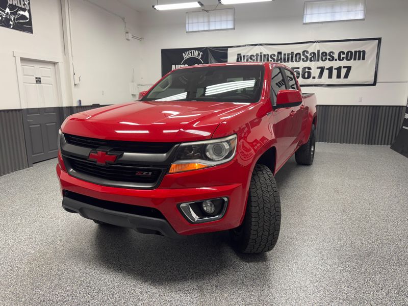 2016 Chevrolet Colorado Z71 photo 2
