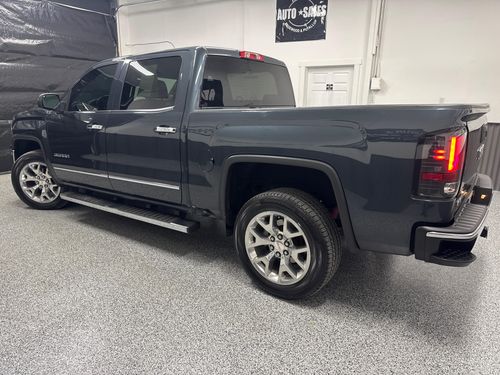 2017 GMC Sierra 1500 SLT Crew Cab Lower Image 1