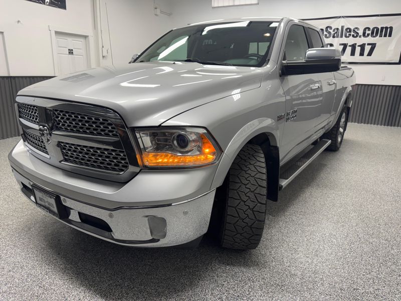 2016 Ram 1500 Laramie photo 2