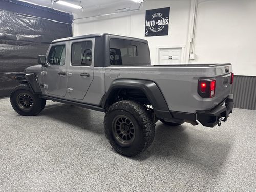 2020 Jeep Gladiator Sport Crew Cab Lower Image 1
