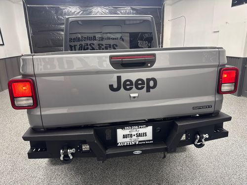 2020 Jeep Gladiator Sport Crew Cab Lower Image 2