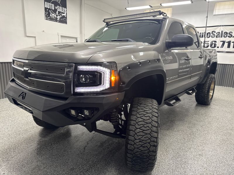 2008 Chevrolet Silverado 1500 LT1 photo 2