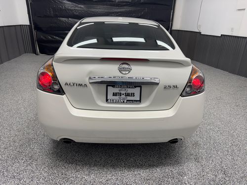2010 Nissan Altima 2.5 SL Lower Image 2
