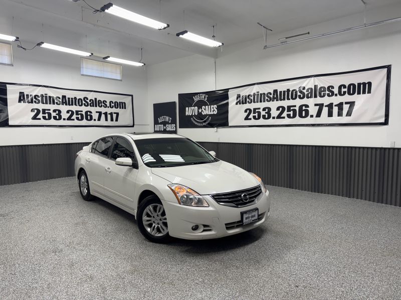 2010 Nissan Altima 2.5 SL Upper Image 1
