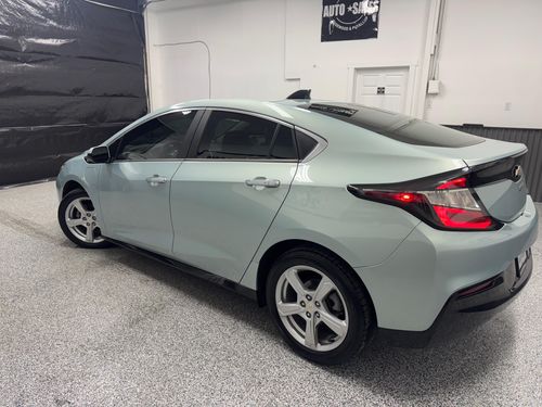 2018 Chevrolet Volt LT Lower Image 1