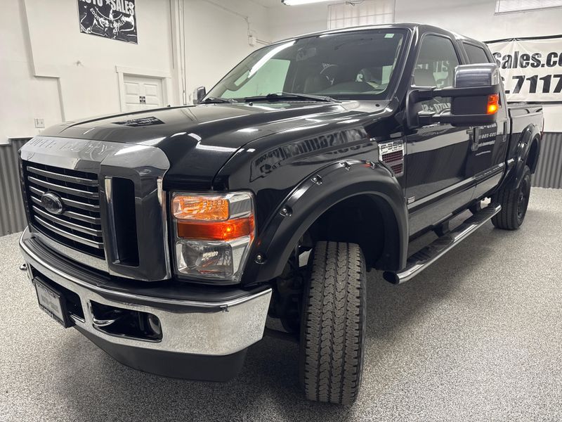 2008 Ford F-350 Lariat photo 2