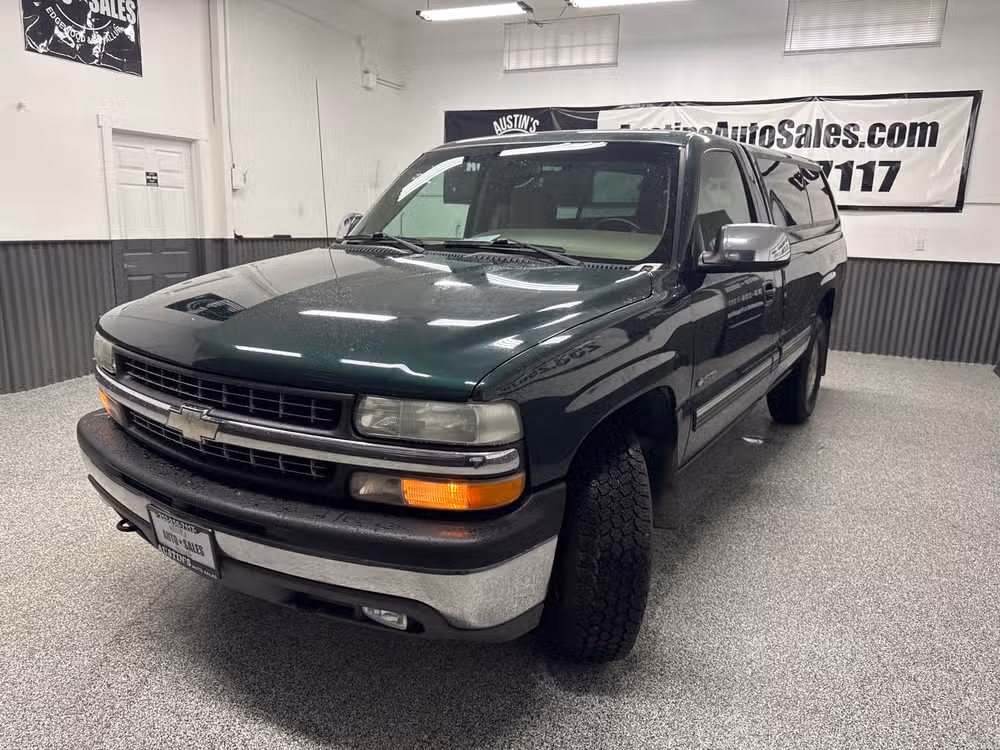 2002 Chevrolet Silverado 1500 LS Regular Cab Image 2