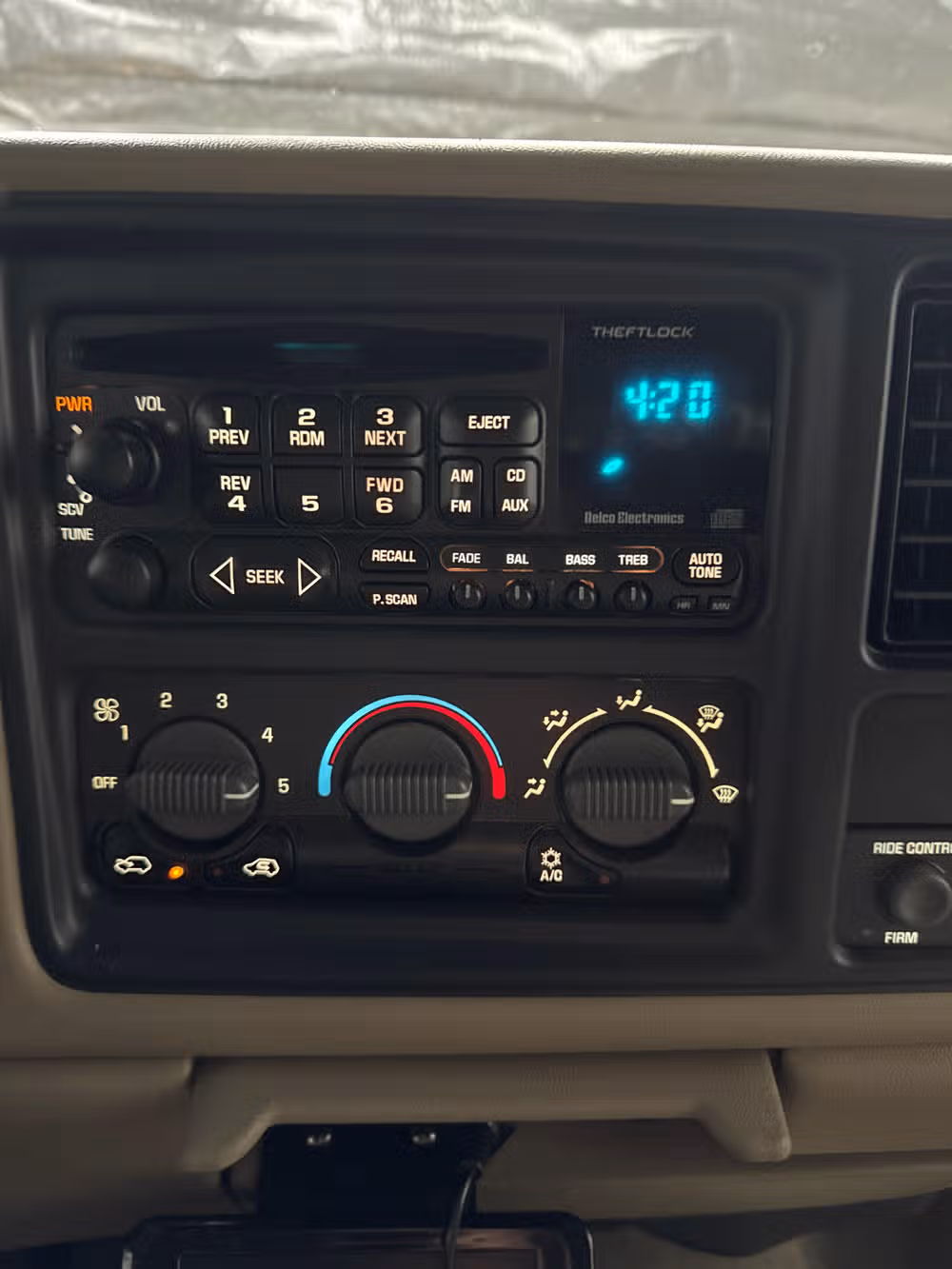 2002 Chevrolet Silverado 1500 LS Regular Cab Image 11