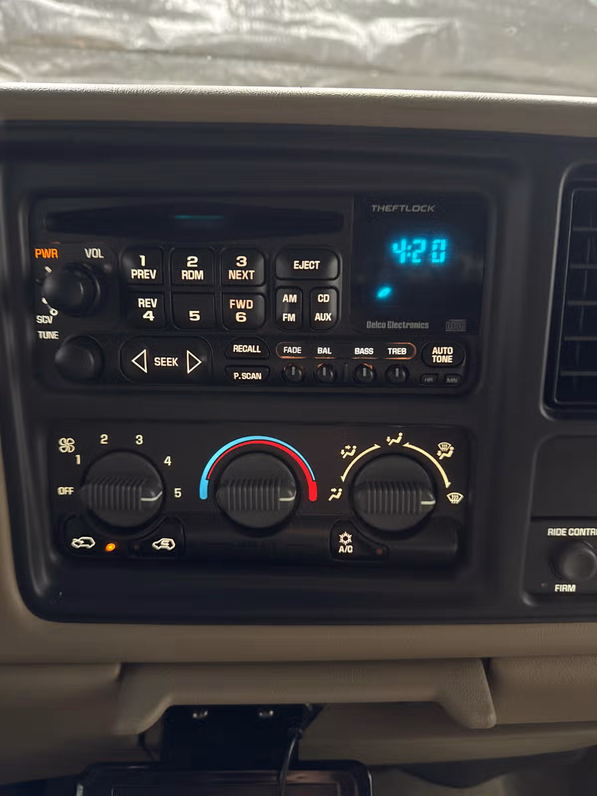 2002 Chevrolet Silverado 1500 LS Regular Cab Image 11