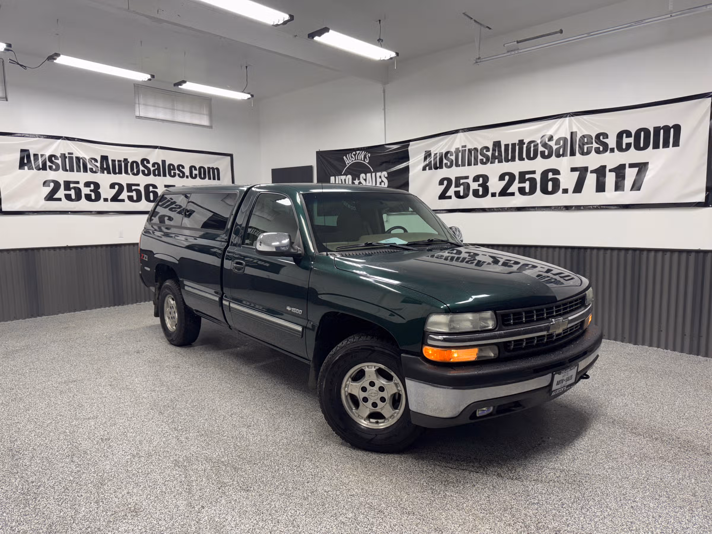 2002 Chevrolet Silverado 1500 LS Regular Cab Image 1
