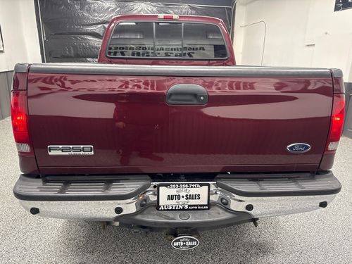 2006 Ford F-250 Super Duty Lariat Crew Cab Lower Image 2