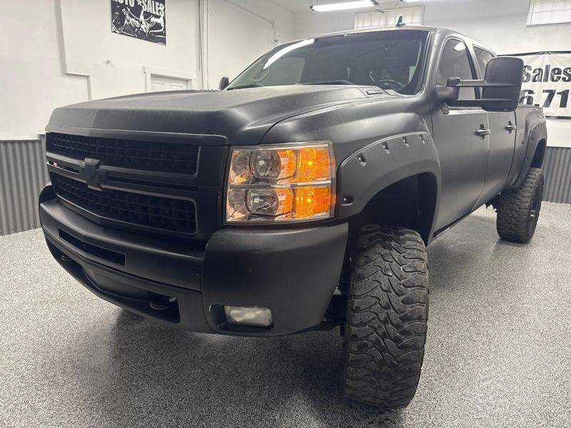 2010 Chevrolet Silverado 2500HD LTZ photo 2