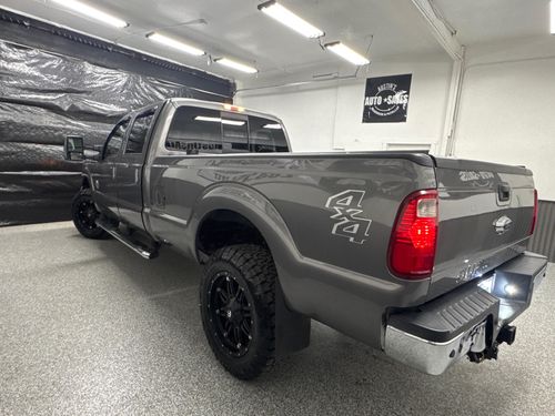 2014 Ford F-350 Super Duty Lariat Crew Cab Lower Image 1