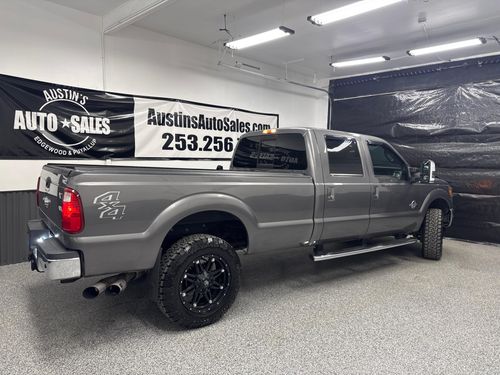 2014 Ford F-350 Super Duty Lariat Crew Cab Lower Image 3