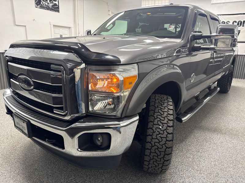 2014 Ford F-350 Super Duty Lariat Crew Cab Upper Image 2