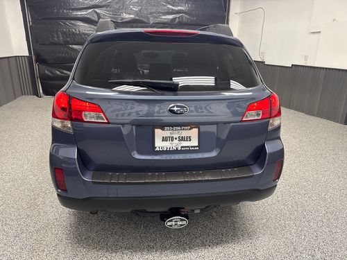 2013 Subaru Outback 2.5i Premium Crossover Lower Image 2