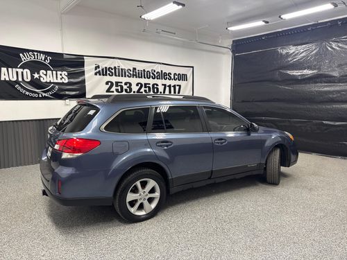2013 Subaru Outback 2.5i Premium Crossover Lower Image 3