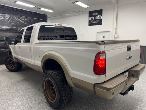 2014 Ford F-350 Super Duty Lariat Crew Cab Lower Image 1